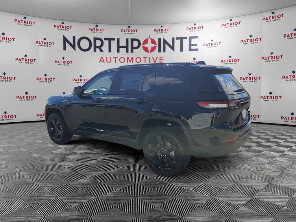 New 2025 Jeep Grand Cherokee Altitude image 4