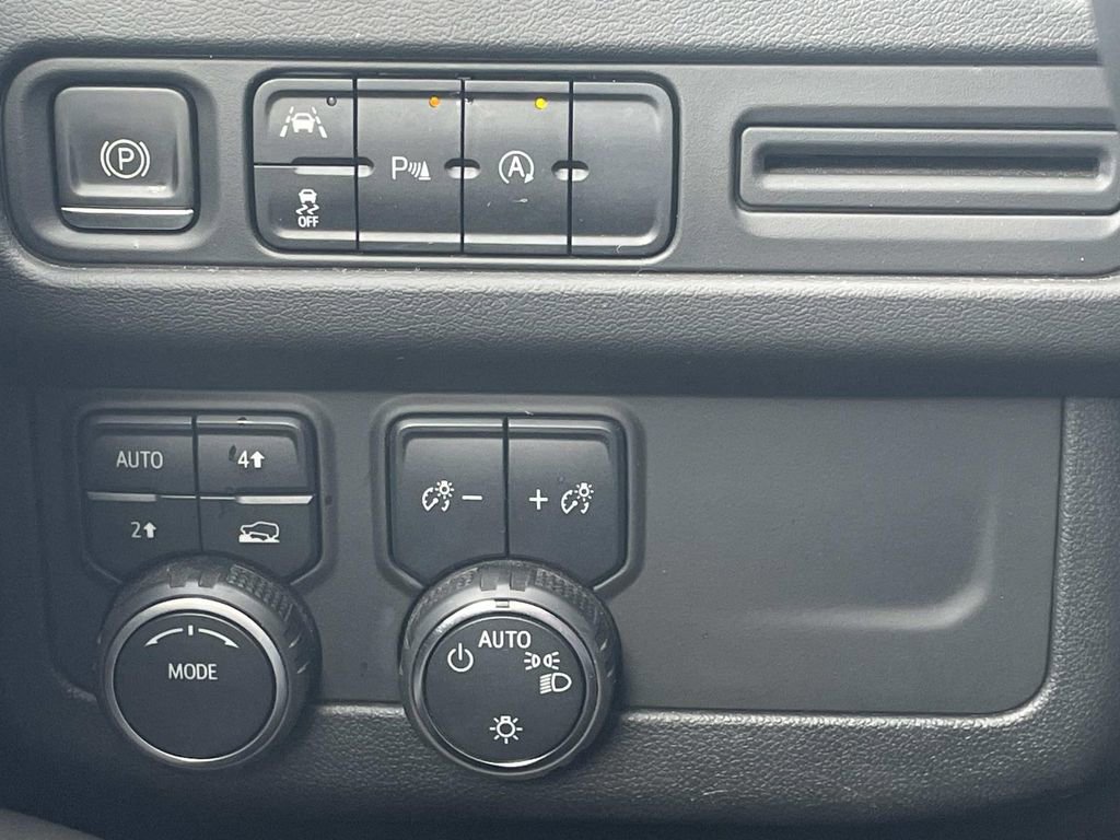 Used 2023 Chevrolet Suburban RST image 31