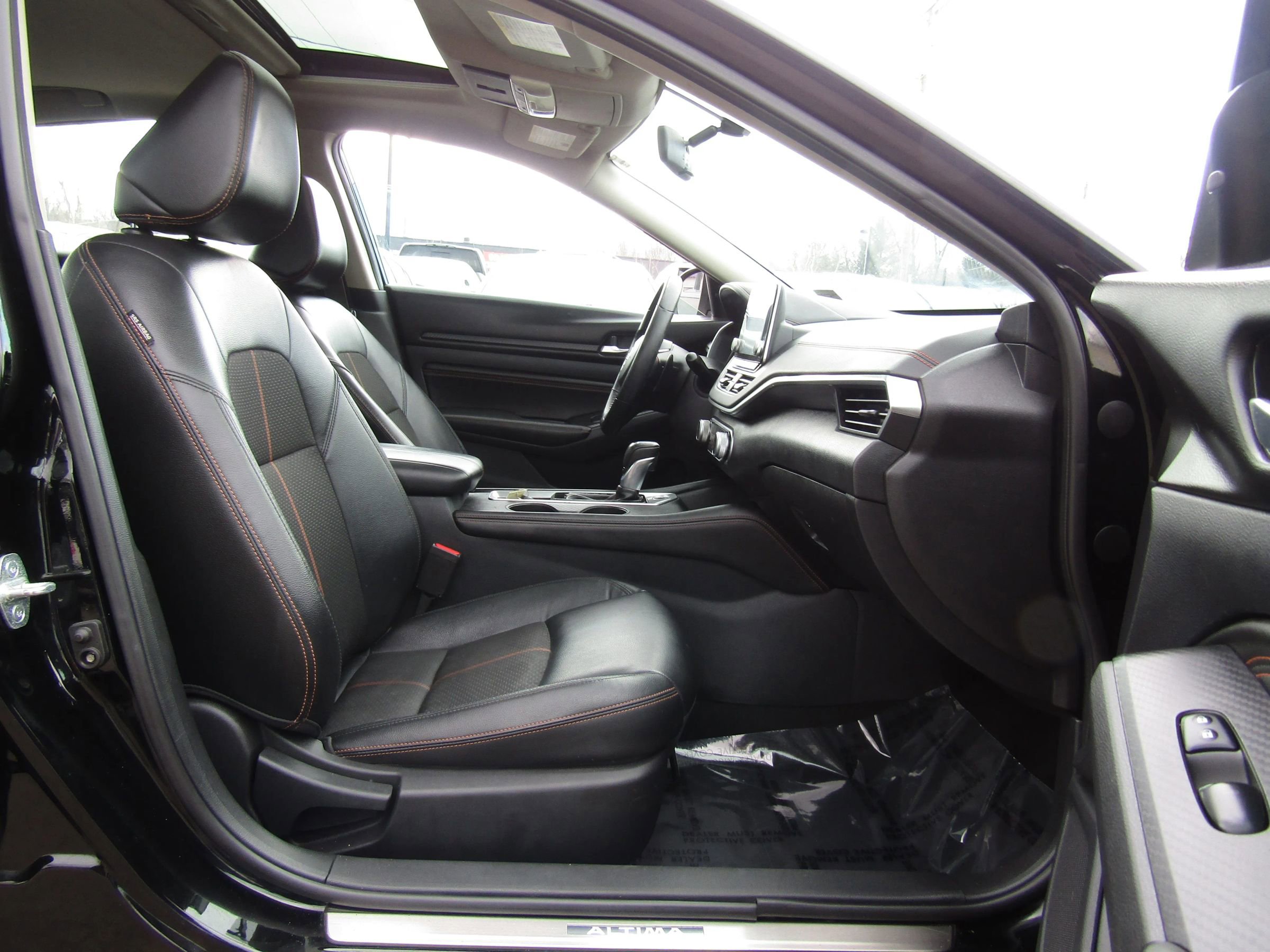 Used 2019 Nissan Altima 2.5 SR w/ SR Premium Package image 13