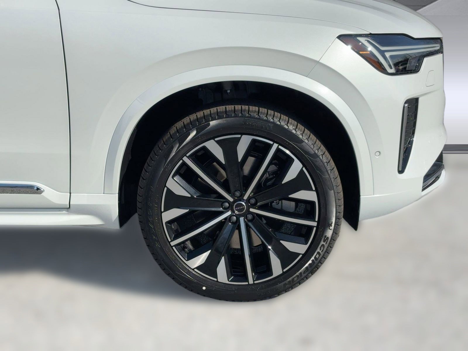New 2026 Volvo XC90 T8 Ultra w/ Protection Package Premier image 10