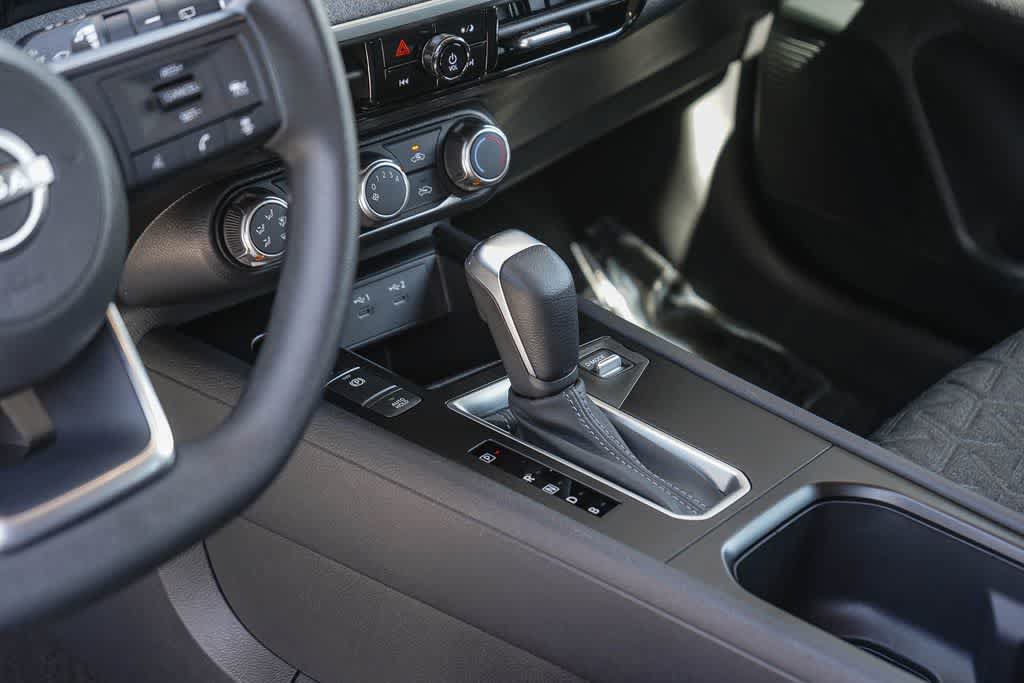 Used 2025 Nissan Kicks SV FWD image 19