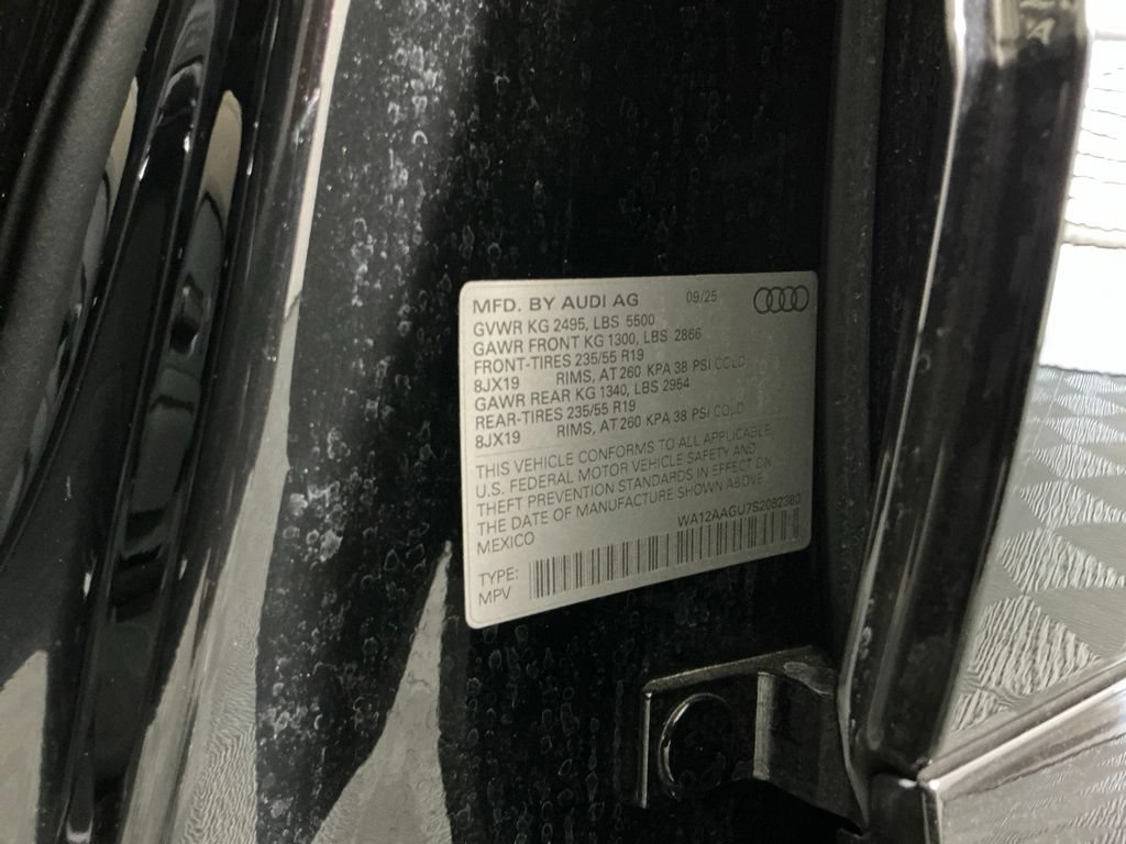 Used 2025 Audi Q5 Premium Plus w/ Premium Plus AWD/4WD image 31