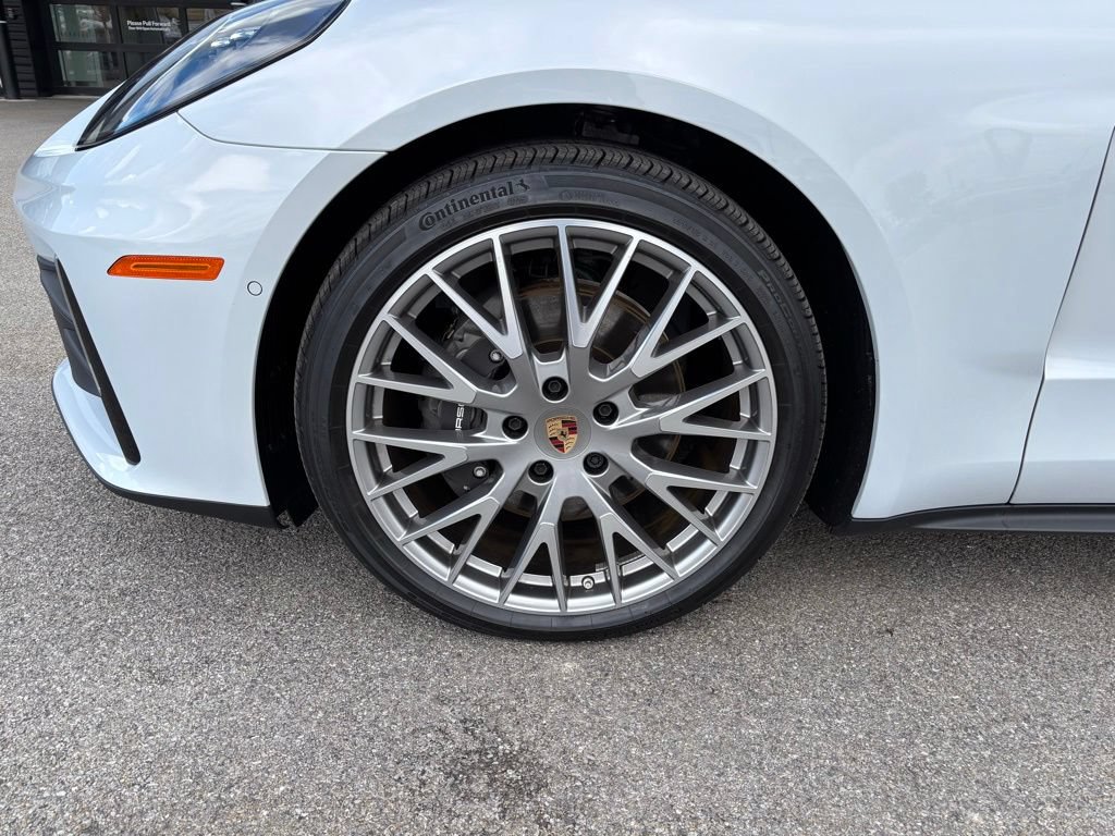 Certified 2025 Porsche Panamera 4 AWD/4WD image 36