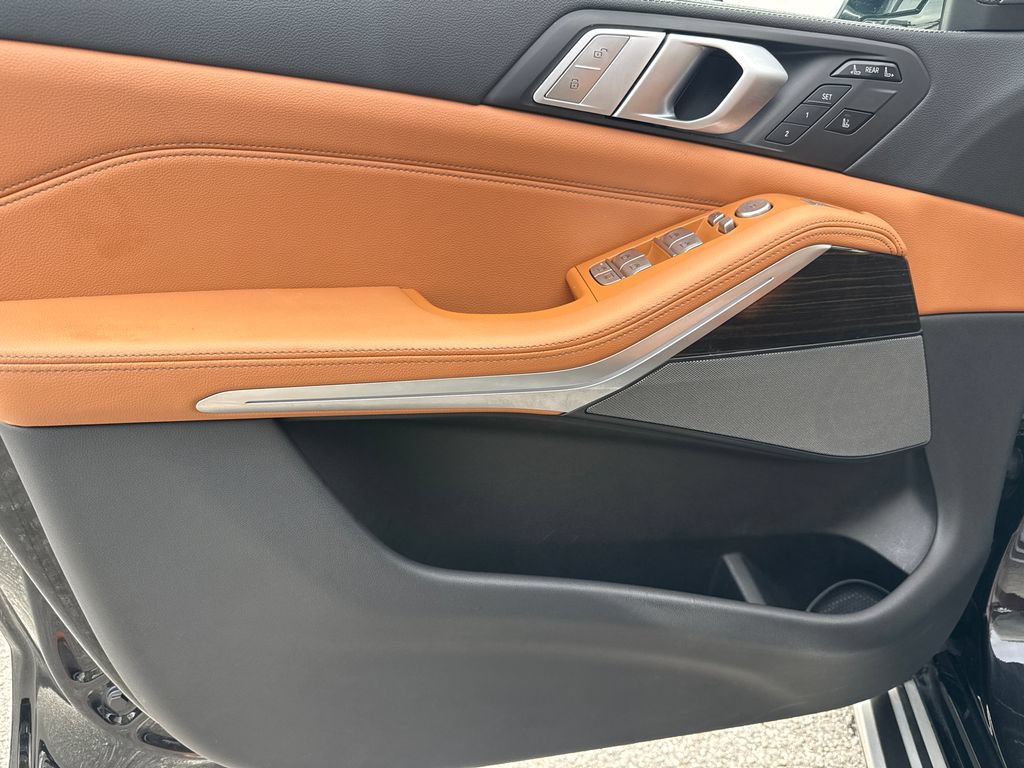 Used 2019 BMW X7 xDrive40i w/ Premium Package AWD/4WD image 10