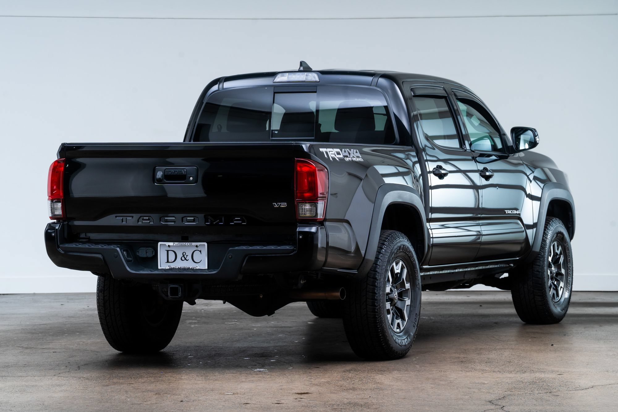 Used 2019 Toyota Tacoma TRD Off-Road w/ Technology Package AWD/4WD image 7