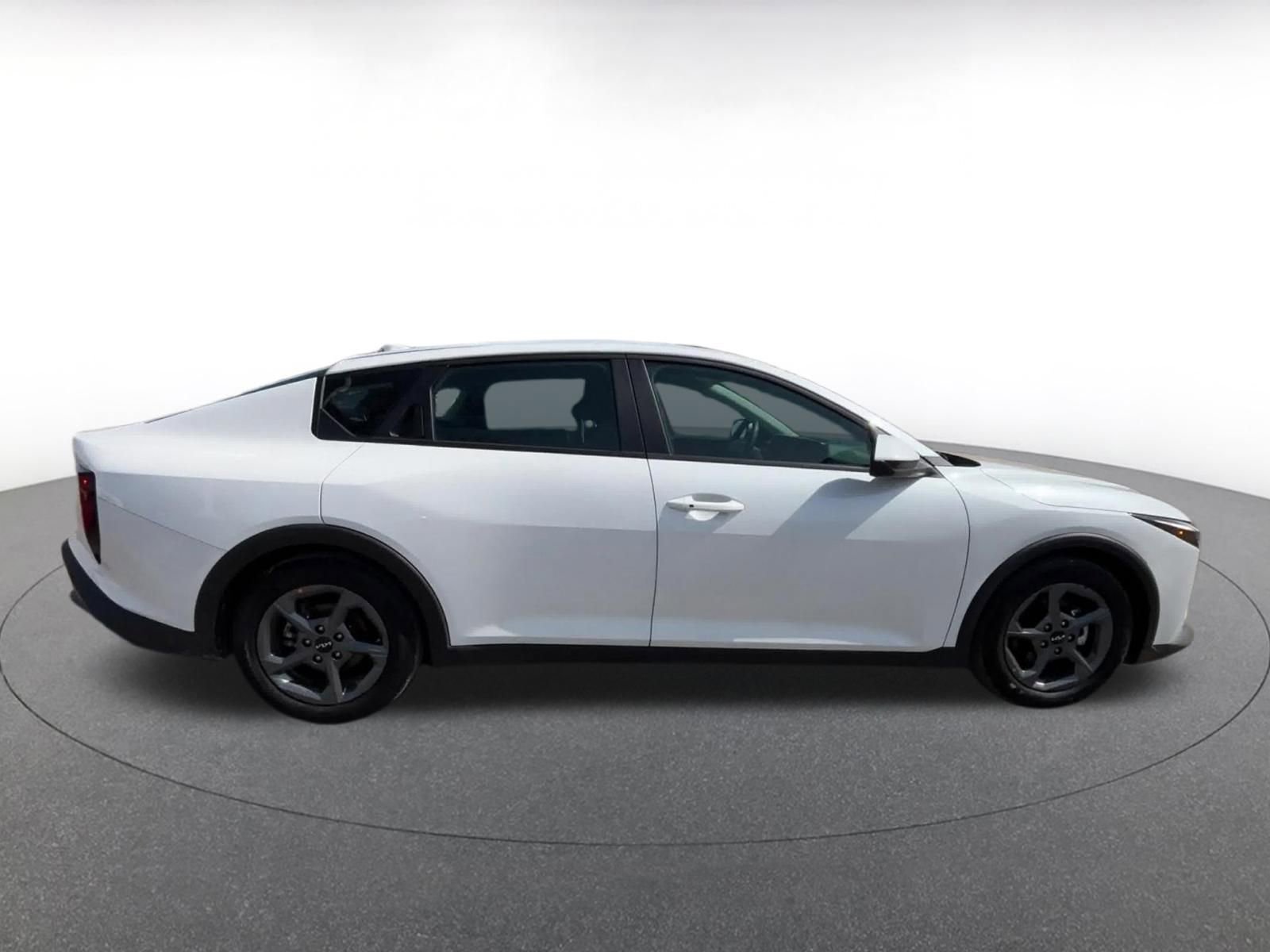 Used 2025 Kia K4 FWD image 16