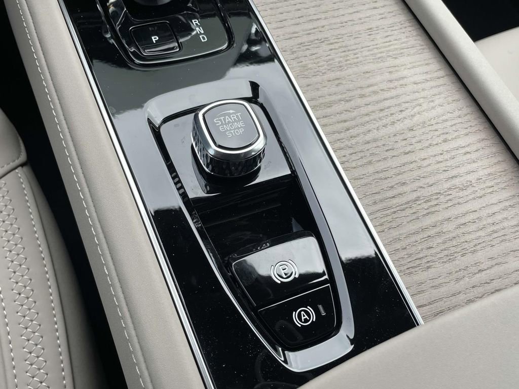 New 2026 Volvo XC90 B5 Core image 24