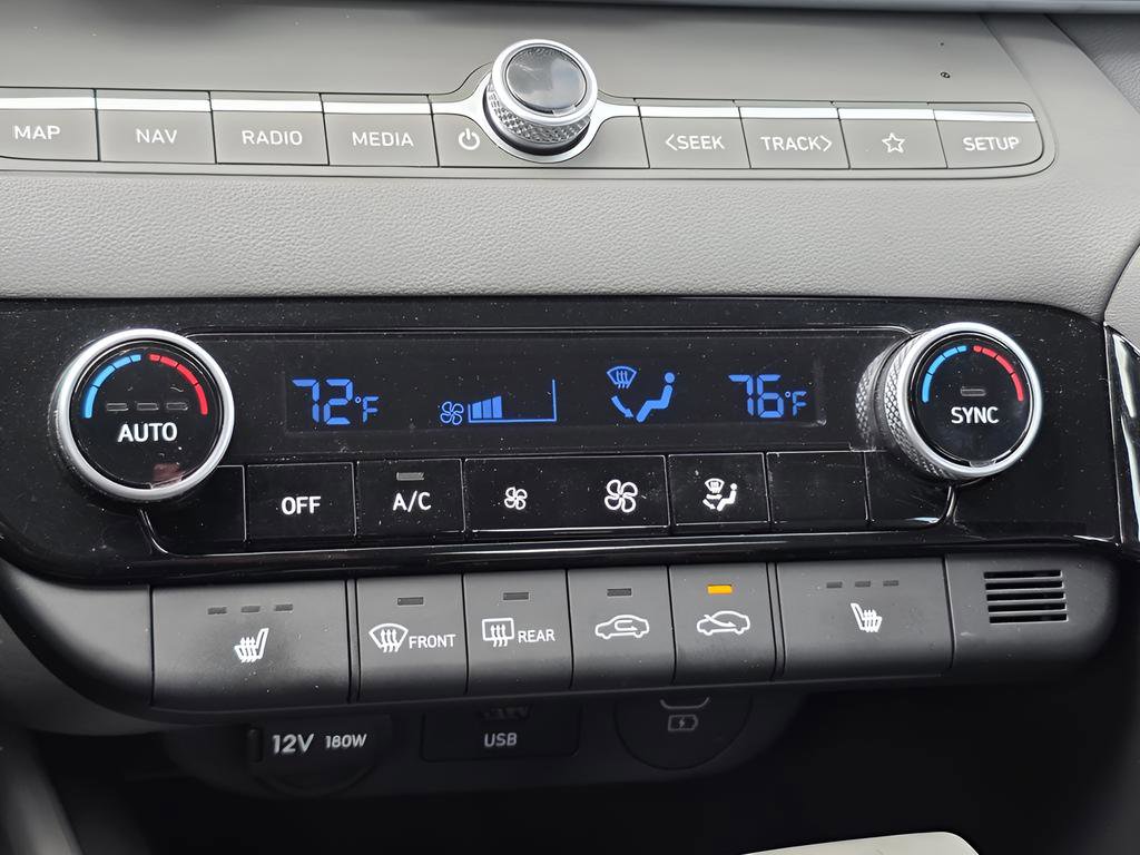 Used 2024 Hyundai Elantra SEL w/ Convenience Package FWD image 31