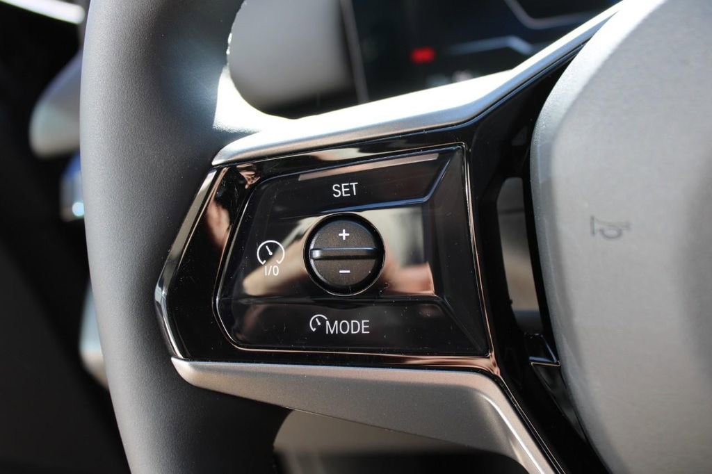 Used 2024 BMW i5 eDrive40i w/ Premium Package RWD image 11