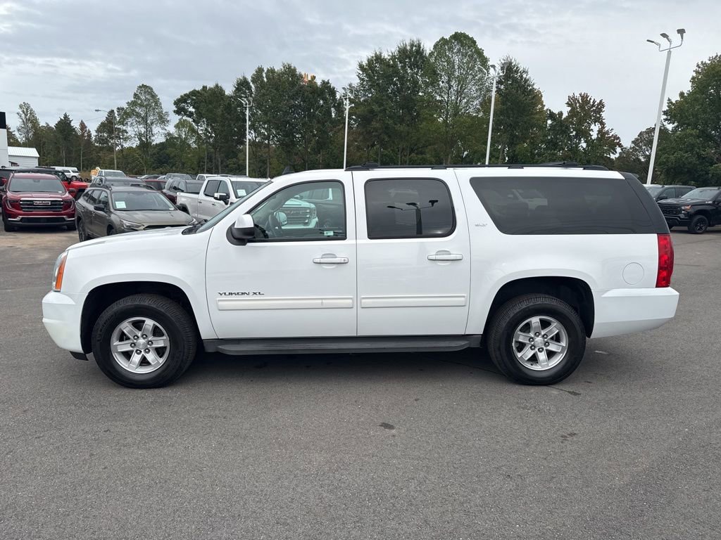 Used 2014 GMC Yukon XL SLT w/ SLT-2 Equipment Package image 2
