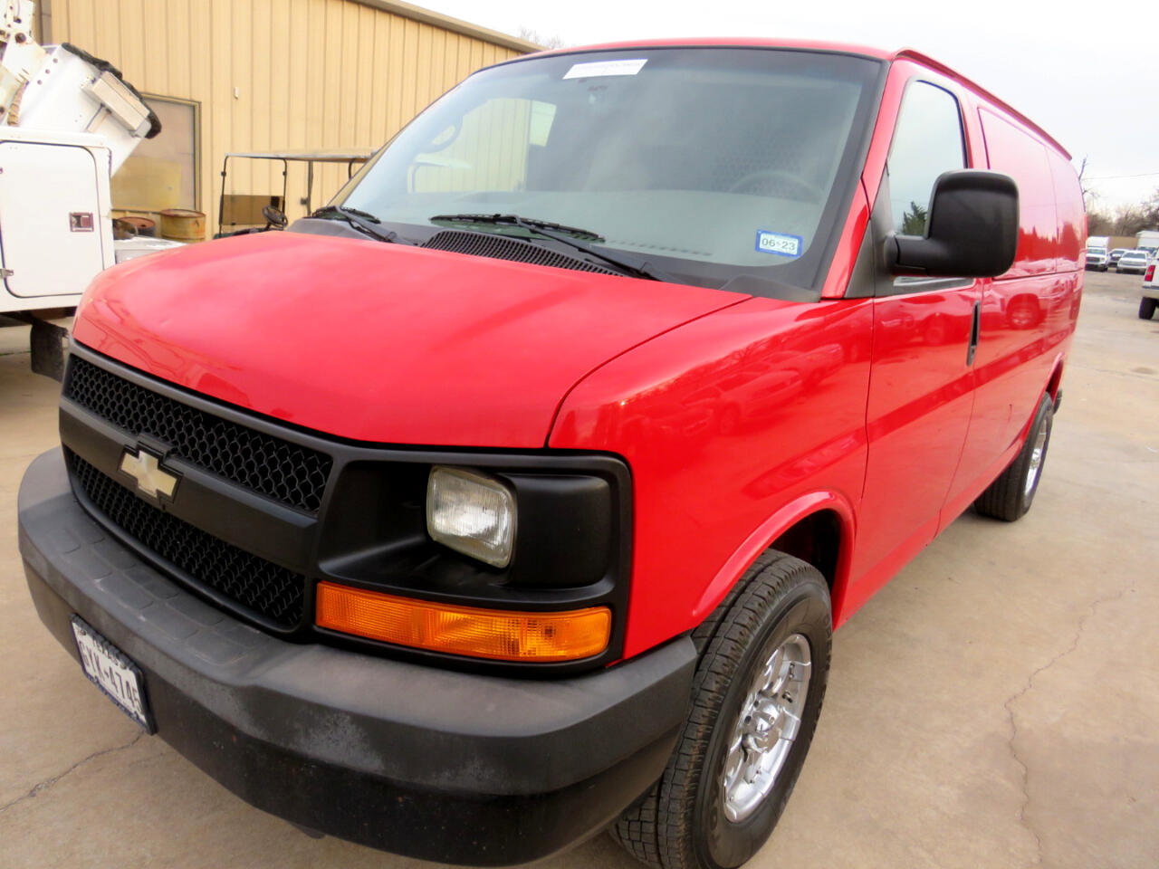 Used 2009 Chevrolet Express 2500 image 1