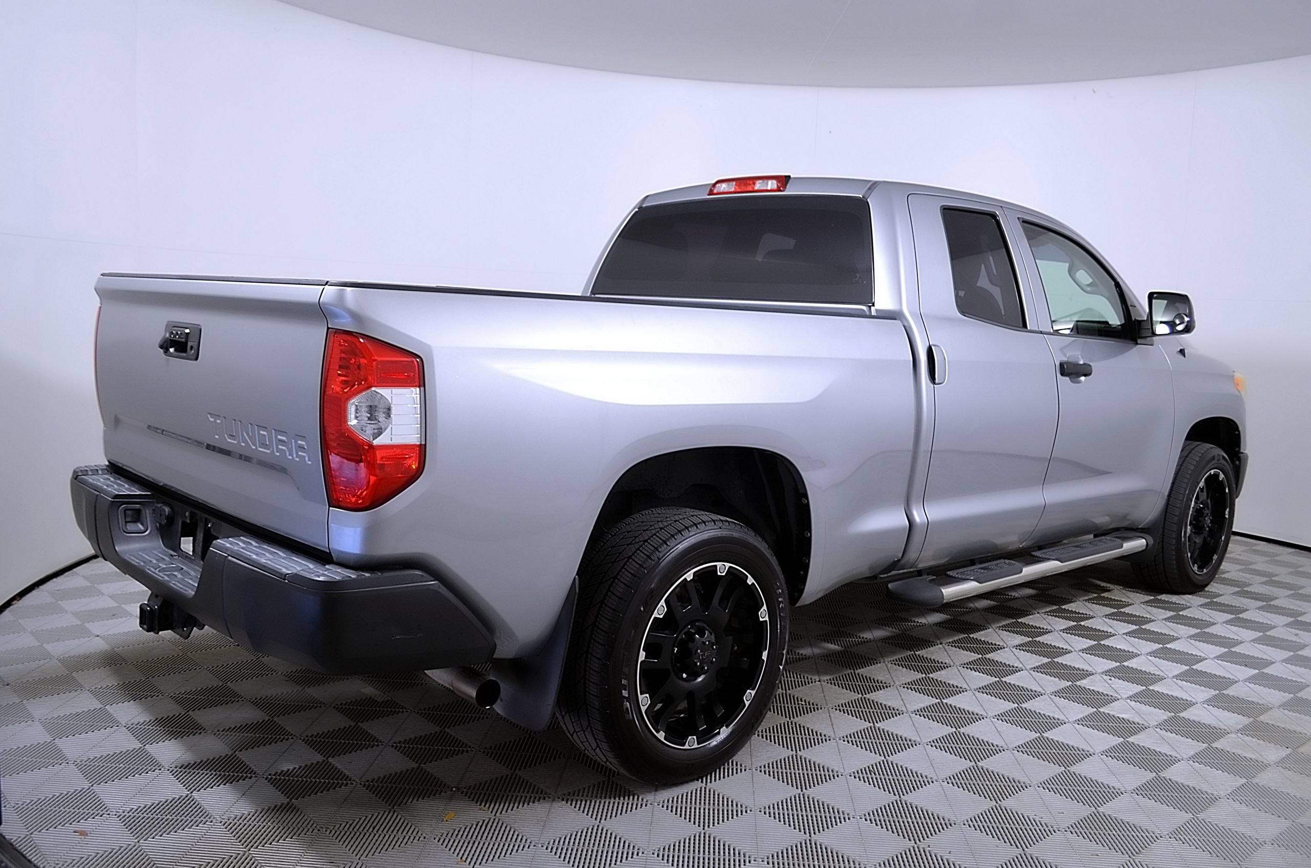 Used 2015 Toyota Tundra SR w/ Tow Package RWD image 7