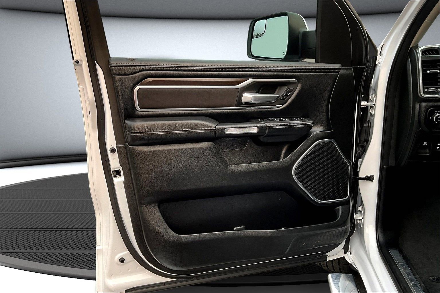 Used 2022 RAM 1500 Laramie image 21