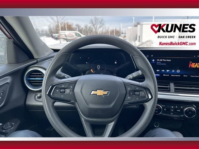 Used 2025 Chevrolet Trax LT image 9