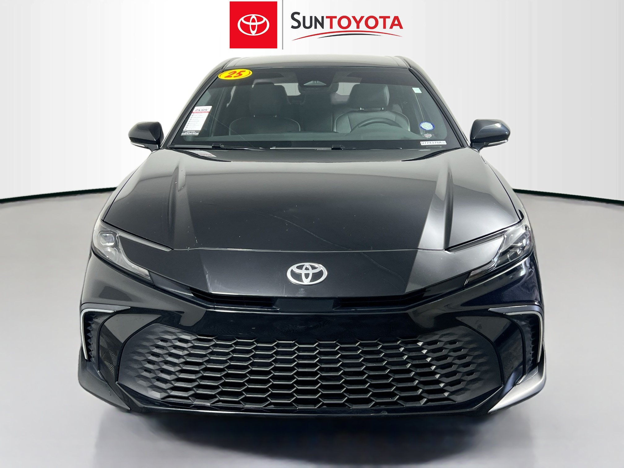 Used 2025 Toyota Camry SE w/ Convenience Package FWD image 10