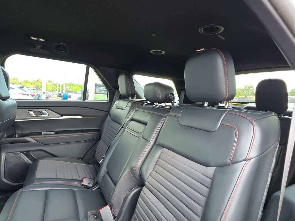 Used 2025 Ford Explorer ST-Line RWD image 23