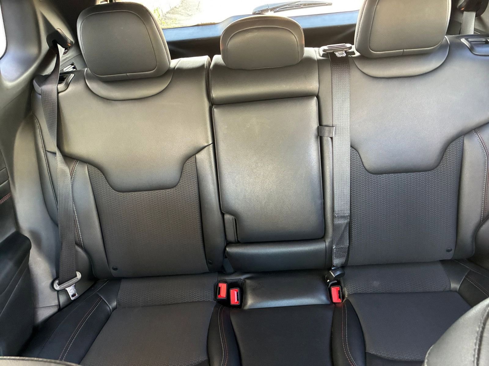 Used 2025 Jeep Compass Trailhawk image 37