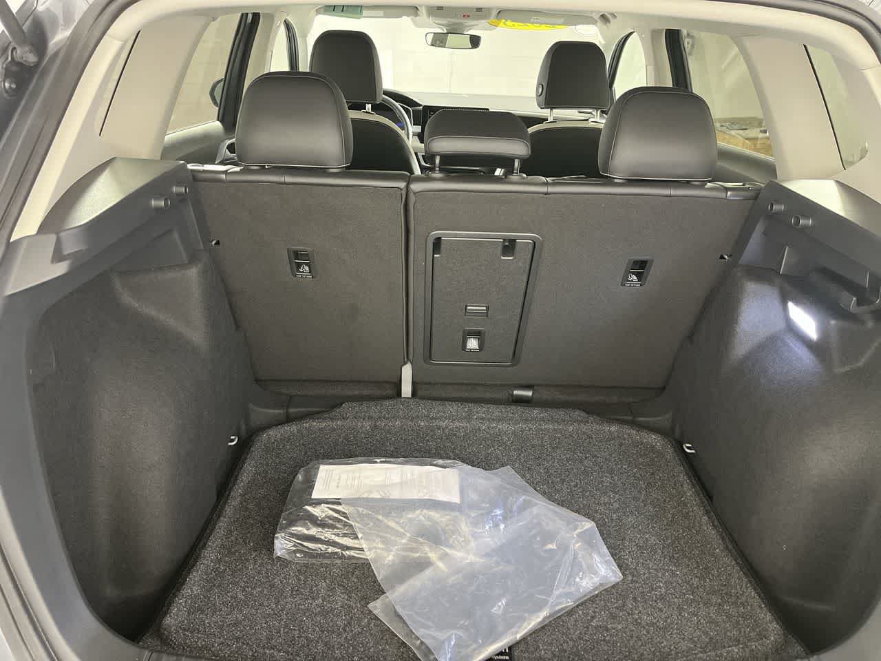 Used 2025 Volkswagen Taos SE FWD image 27