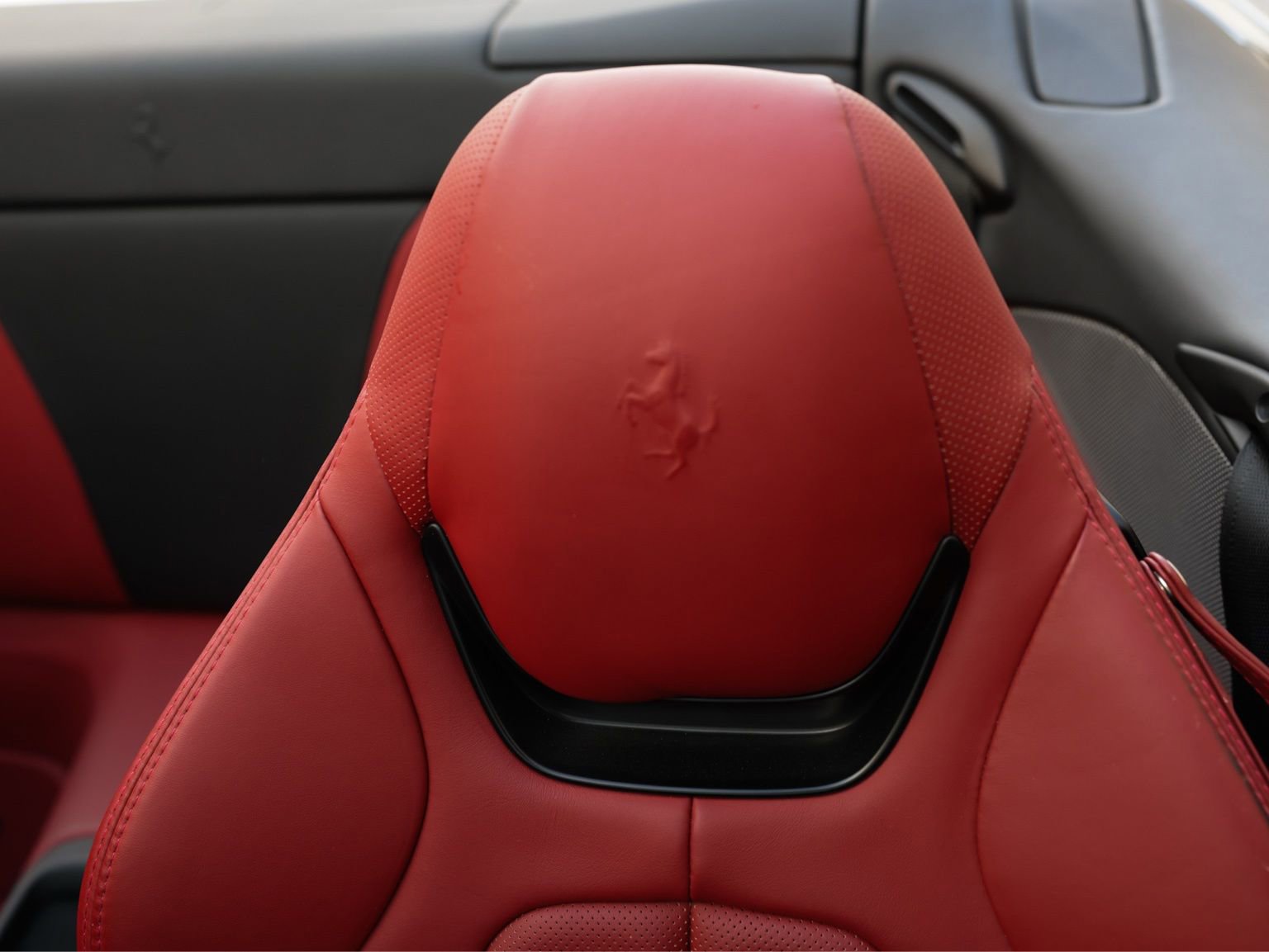 Used 2019 Ferrari Portofino image 15