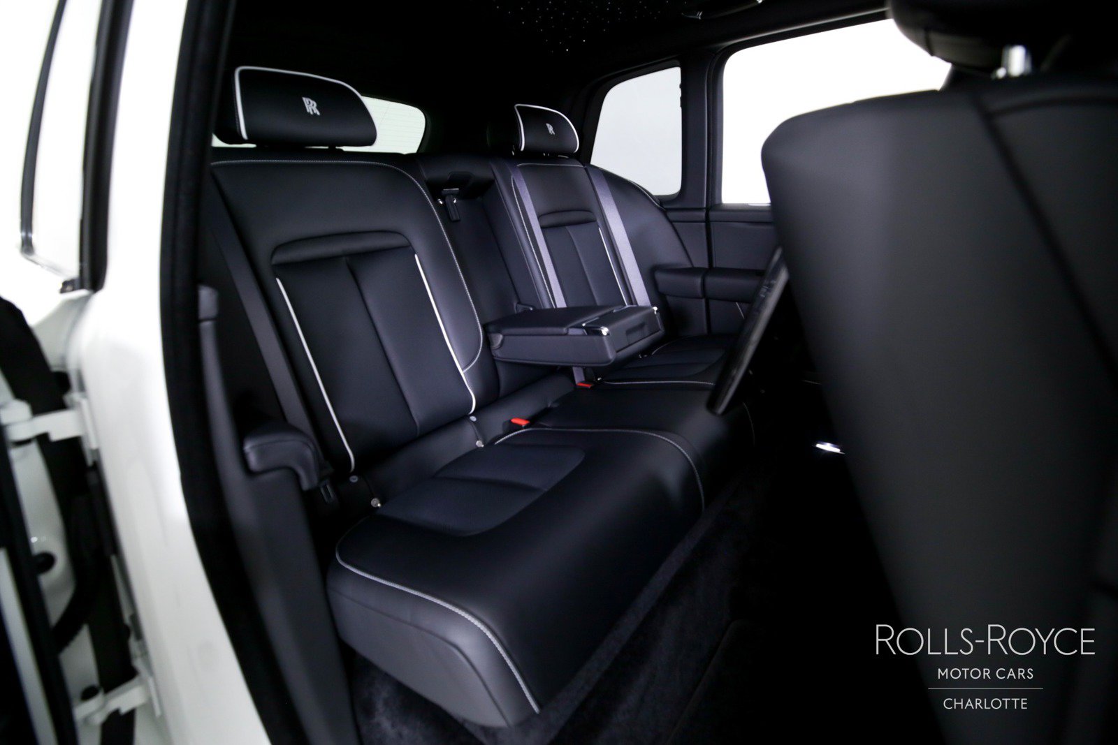 Certified 2025 Rolls-Royce Cullinan AWD/4WD image 28