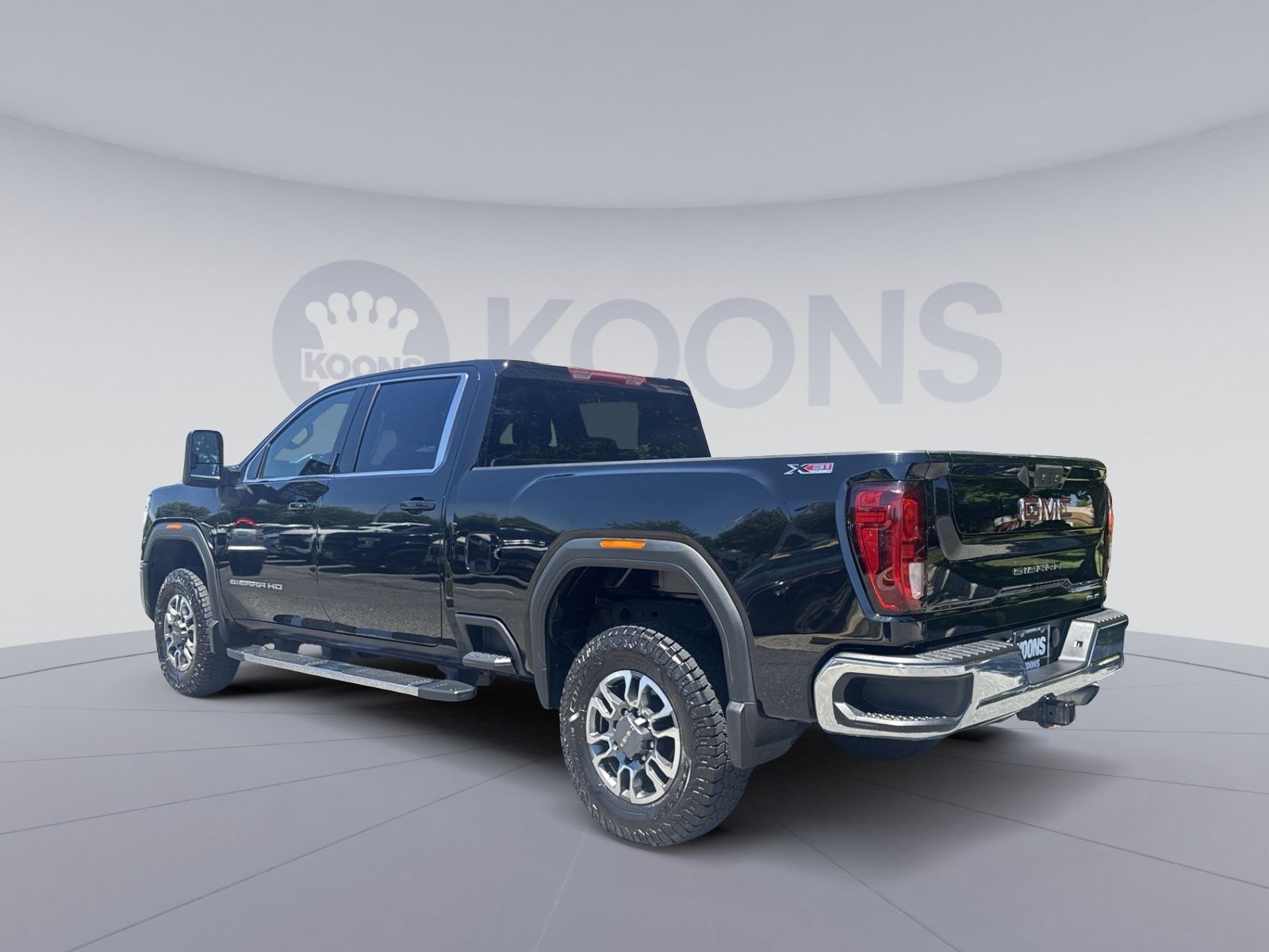 Used 2024 GMC Sierra 2500 SLE w/ SLE Value Package; AWD/4WD image 4