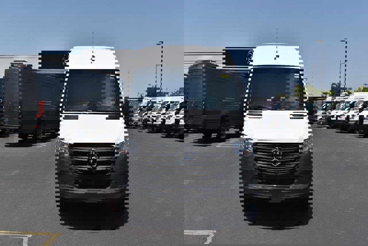 New 2025 Mercedes-Benz Sprinter 2500 image 2