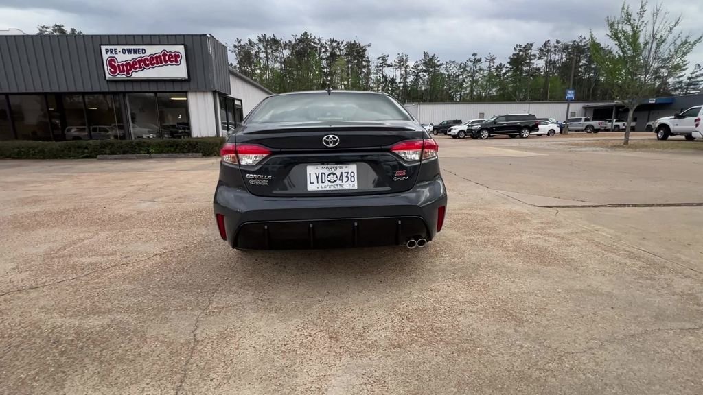 Used 2026 Toyota Corolla SE w/ SE Premium Package image 5