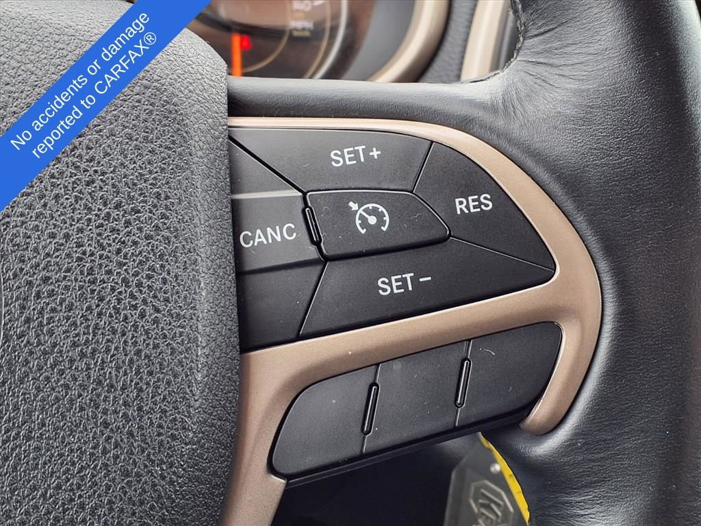 Used 2016 Jeep Cherokee Latitude w/ Cold Weather Group image 28