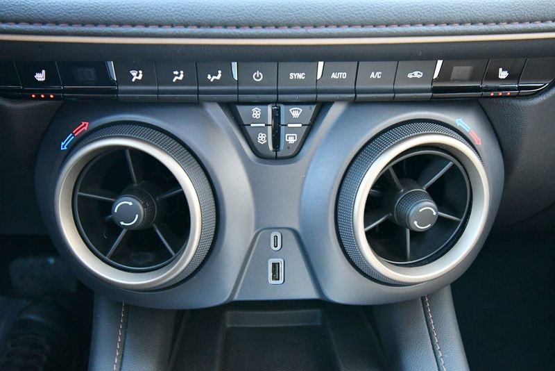 Used 2025 Chevrolet Blazer Premier w/ Driver Confidence II Package AWD/4WD image 28