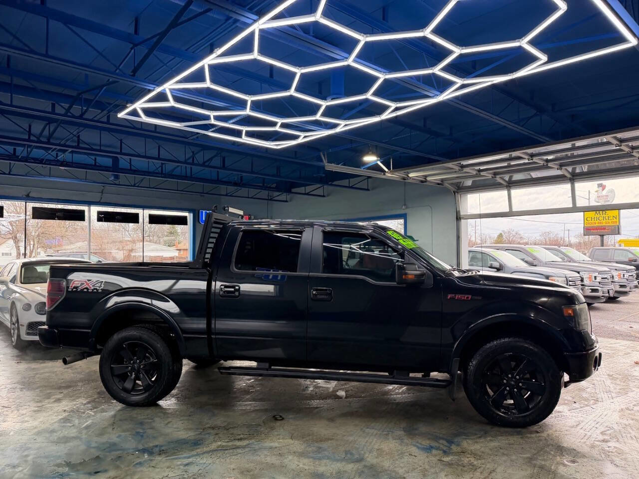 Used 2014 Ford F150 FX4 w/ Equipment Group 402A Luxury image 9