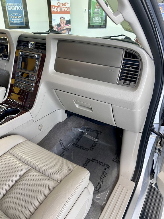 Used 2012 Lincoln Navigator 2WD image 12