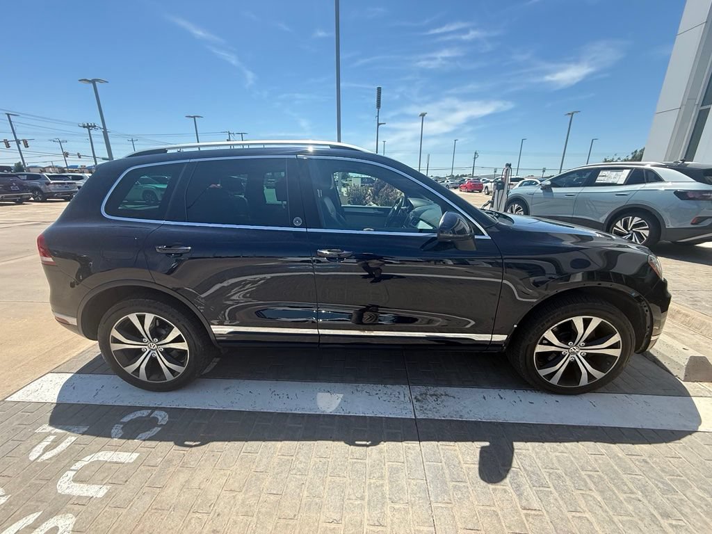 Used 2017 Volkswagen Touareg Wolfsburg Edition AWD/4WD image 5