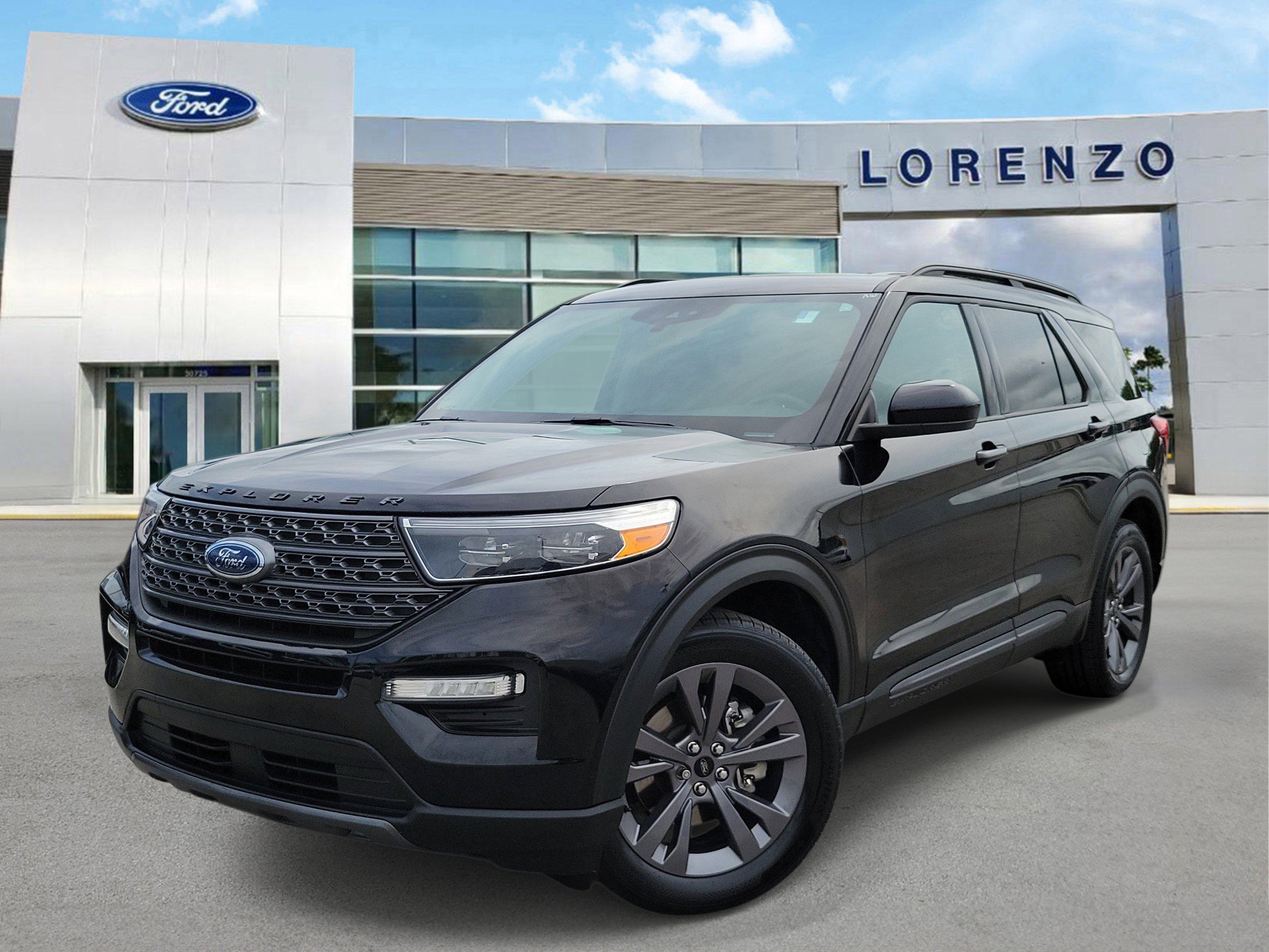 Used 2023 Ford Explorer XLT w/ Equipment Group 202A RWD image 1