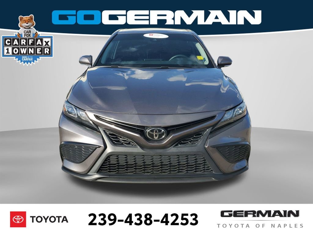 Used 2022 Toyota Camry SE image 2