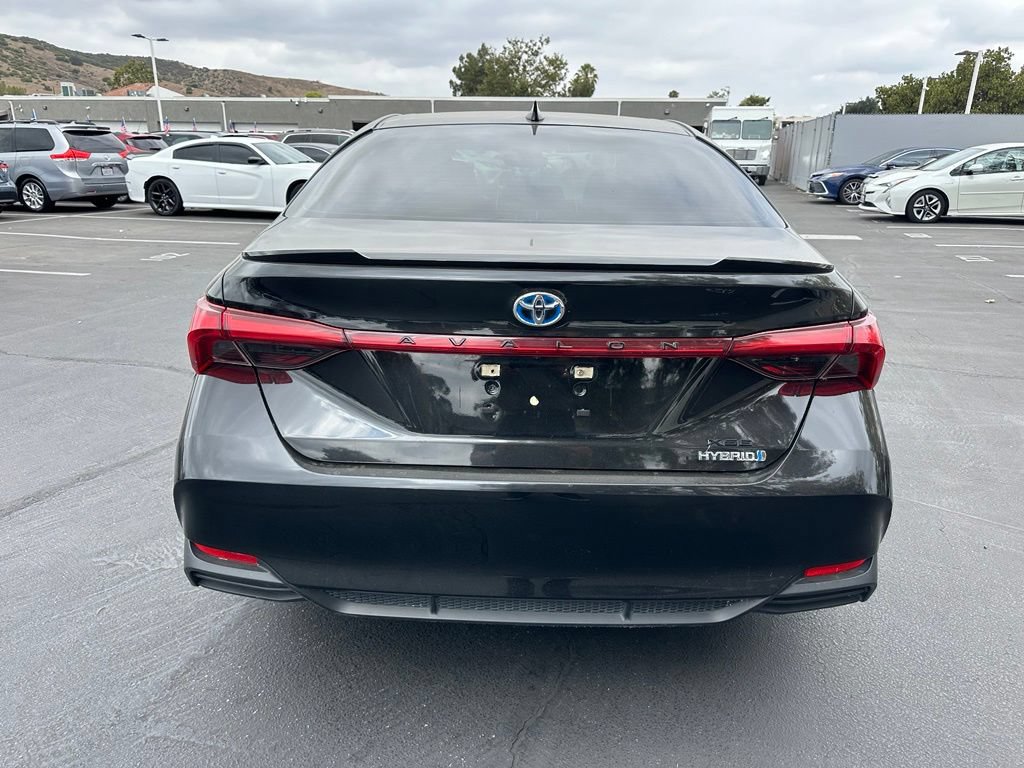 Used 2021 Toyota Avalon XSE FWD image 4