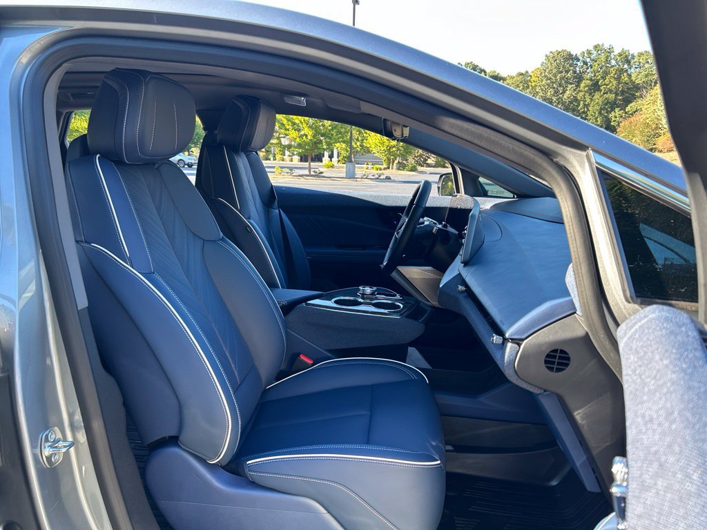 Used 2025 Cadillac Optiq Luxury 2 w/ LPO, Floor Liner Package AWD/4WD image 51