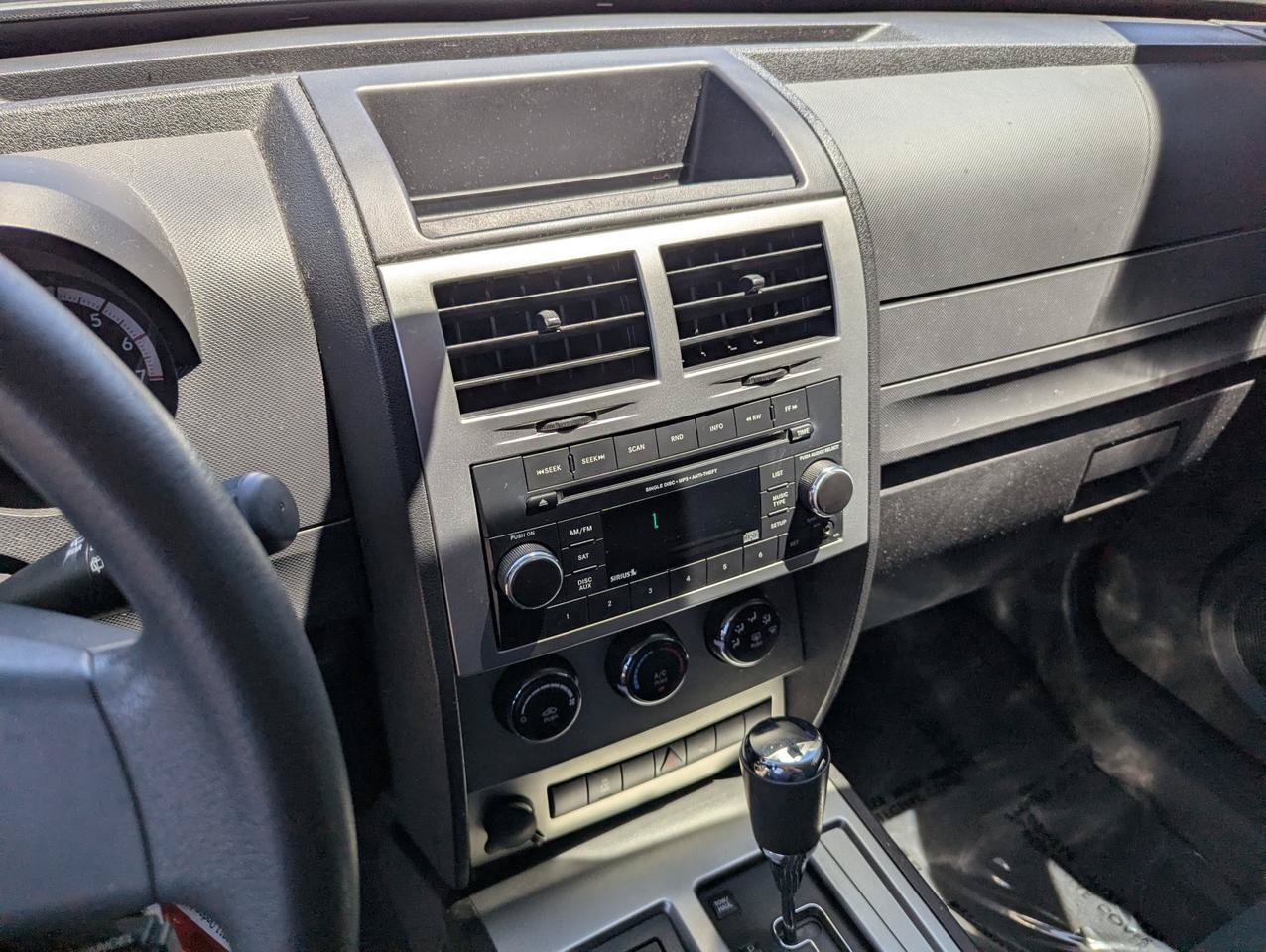 Used 2011 Dodge Nitro Heat w/ Popular Equipment Group AWD/4WD image 16