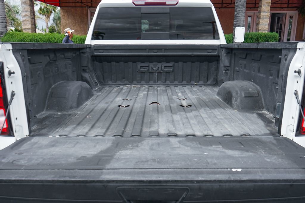 Used 2020 GMC Sierra 2500 SLE w/ Preferred Package AWD/4WD image 8