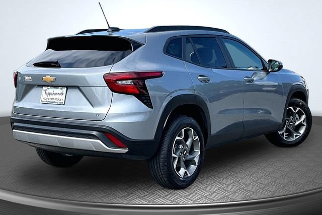 Used 2025 Chevrolet Trax LT FWD image 6