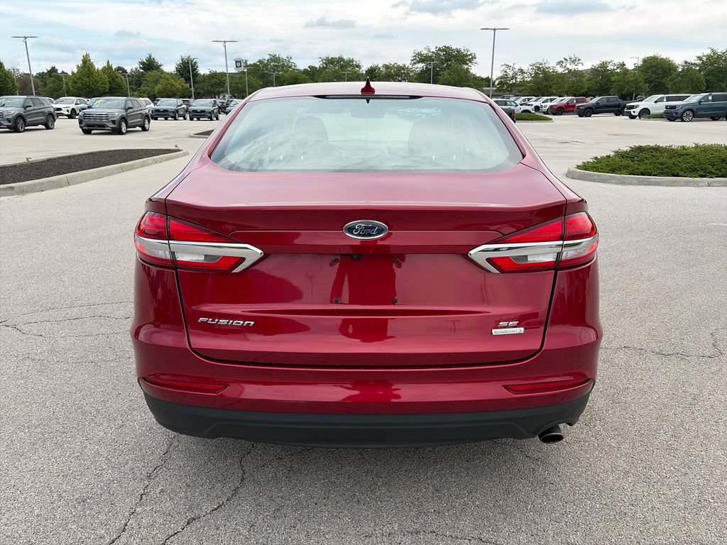 Used 2019 Ford Fusion SE FWD image 6