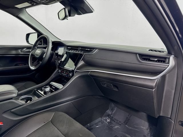 Used 2024 Jeep Grand Cherokee Altitude image 28