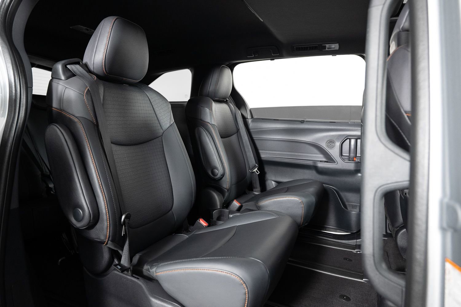 Used 2022 Toyota Sienna XSE image 26