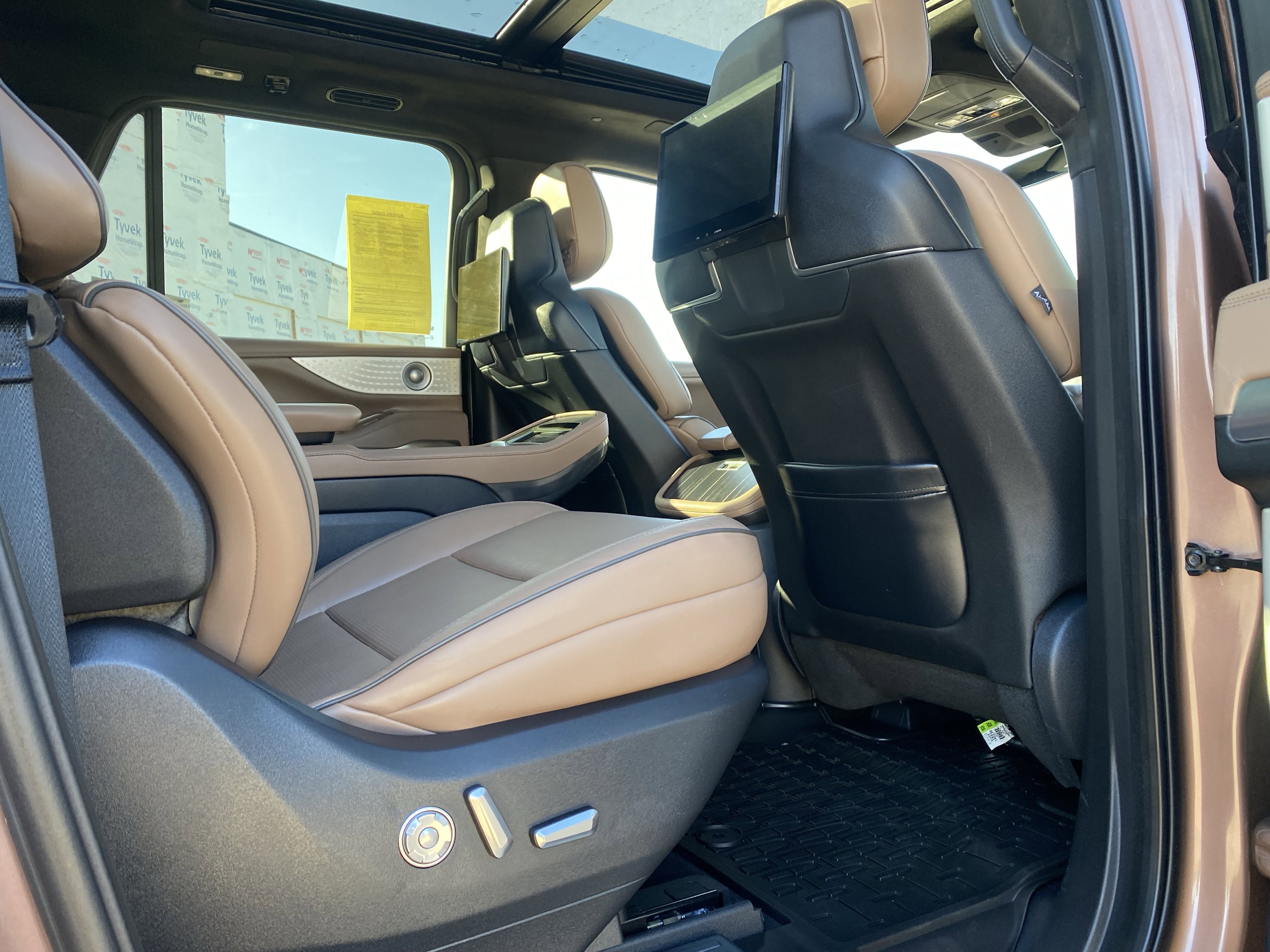 Used 2025 Lincoln Navigator L Black Label image 8