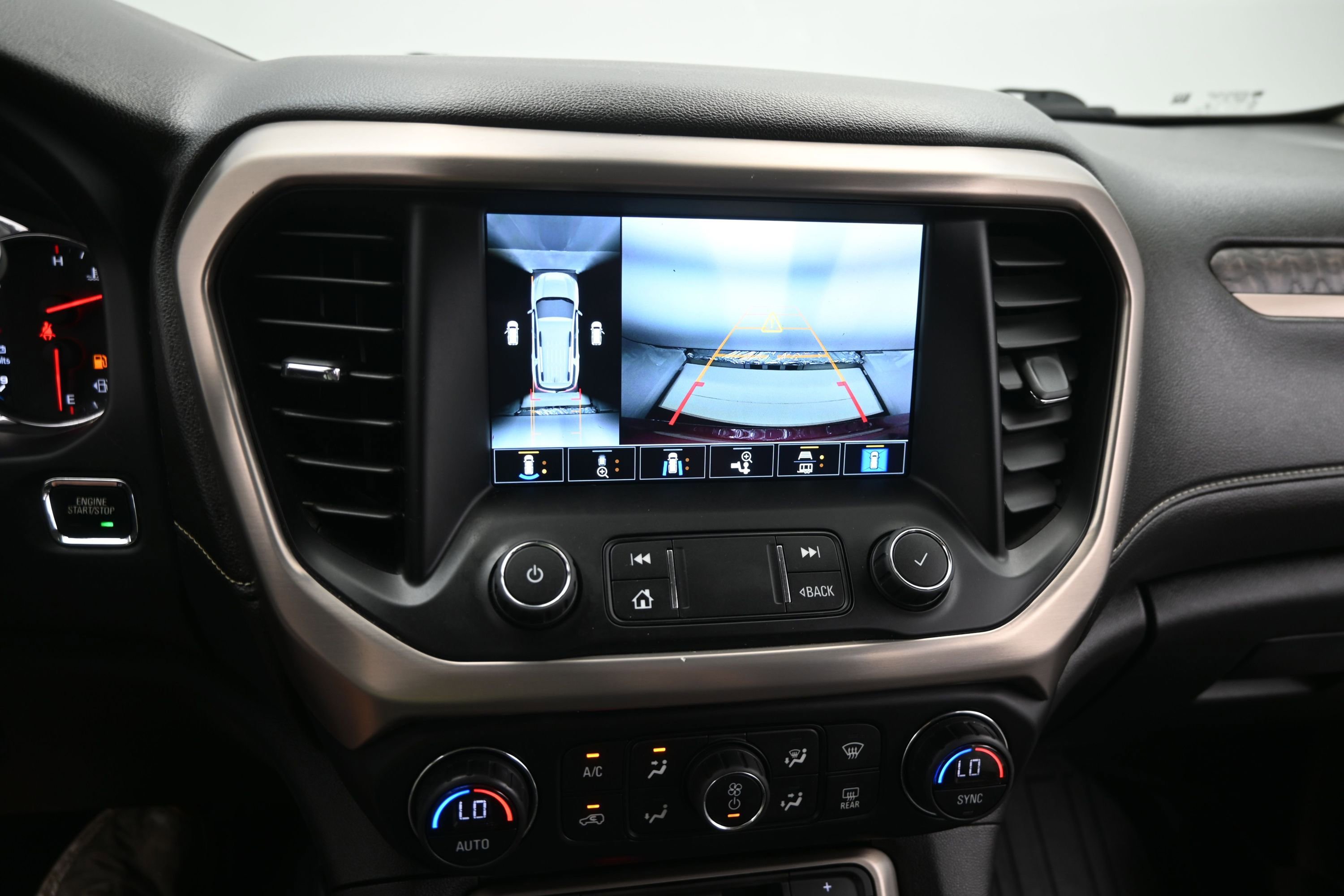 Used 2022 GMC Acadia Denali w/ Denali Ultimate Package AWD/4WD image 20