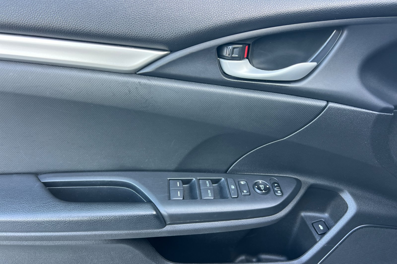 Used 2020 Honda Civic Sport image 11