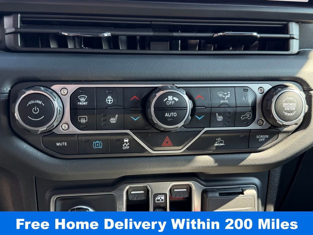 Used 2024 Jeep Wrangler Unlimited Sahara w/ Technology Group image 24