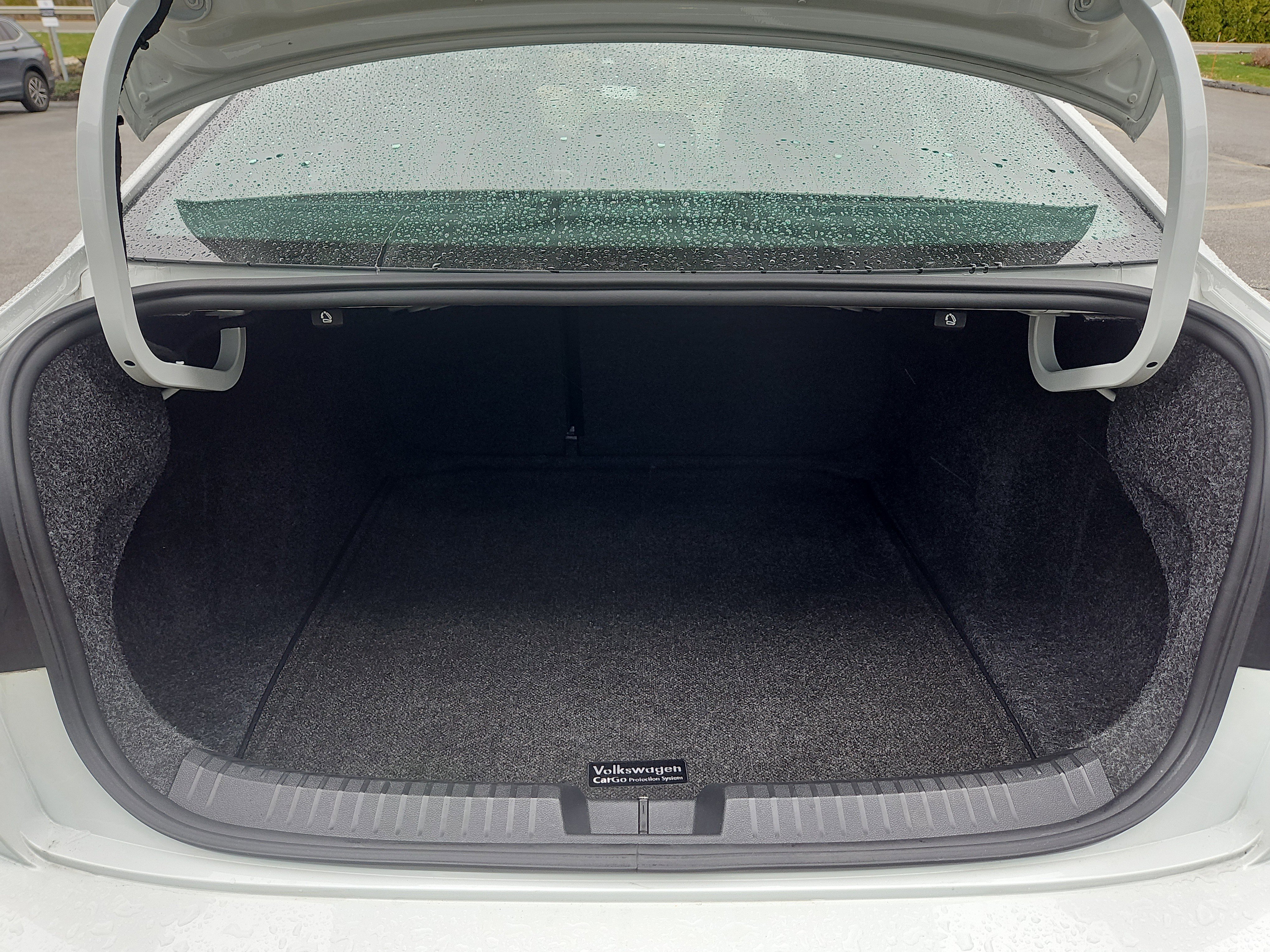 Certified 2022 Volkswagen Jetta SEL image 38