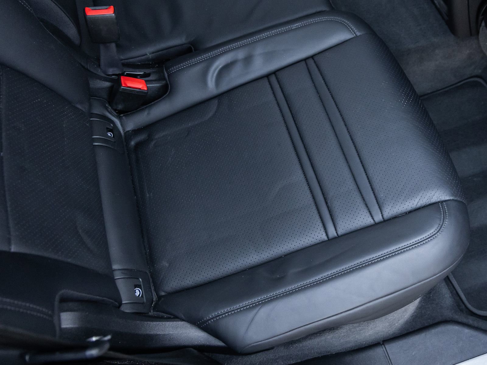 Certified 2024 Porsche Cayenne S image 38