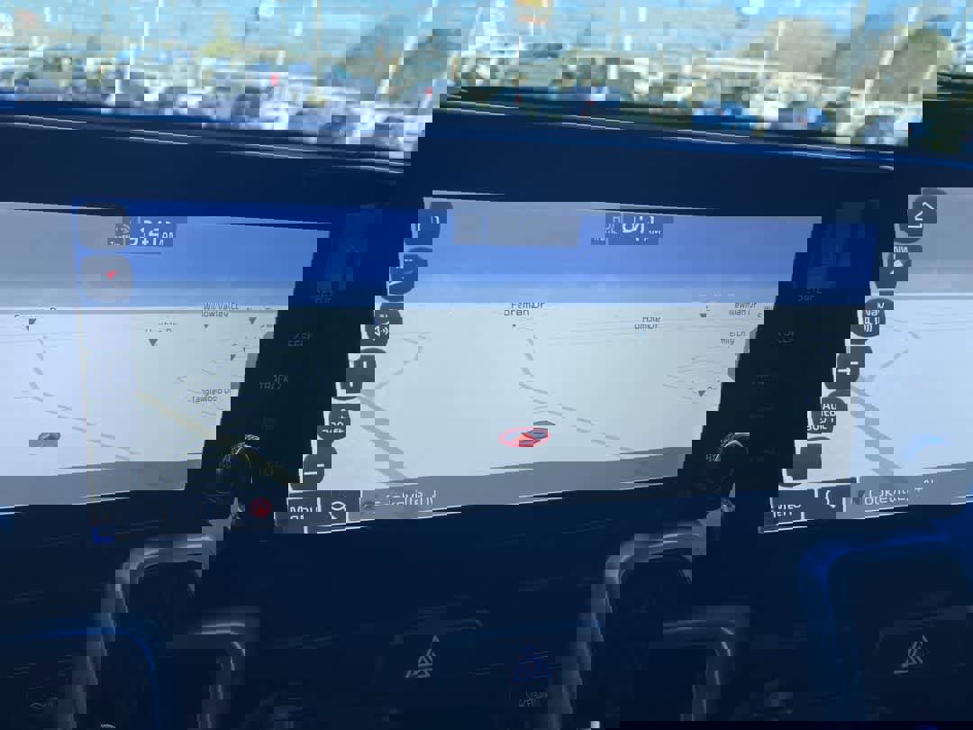 Used 2022 Kia Sorento EX w/ Panoramic Sunroof Package image 18