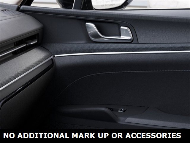 New 2026 Kia K5 LXS image 25